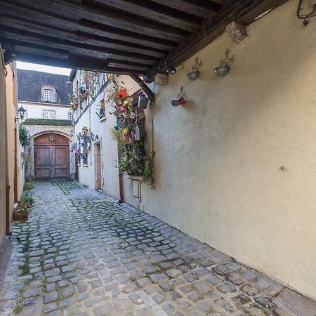 Le Gîte de Lancelot avec balnéo City Center Sens Exterior foto