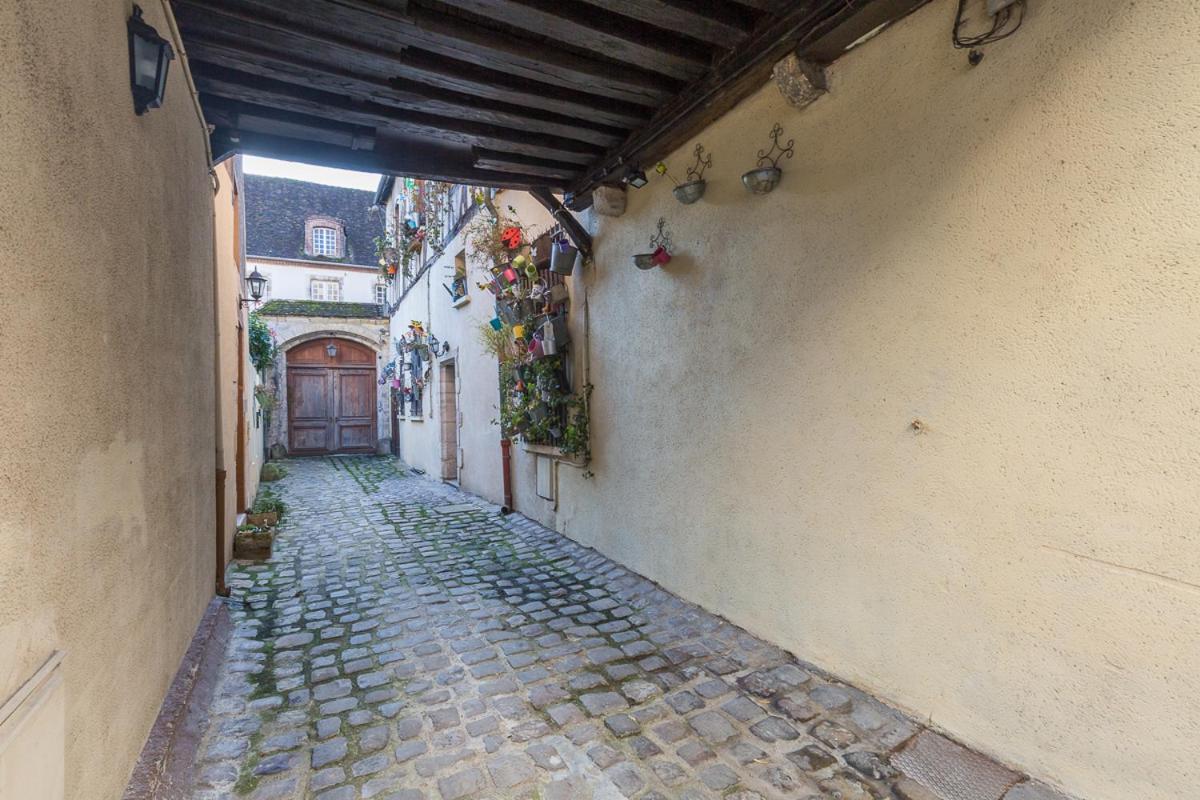 Le Gîte de Lancelot avec balnéo City Center Sens Exterior foto